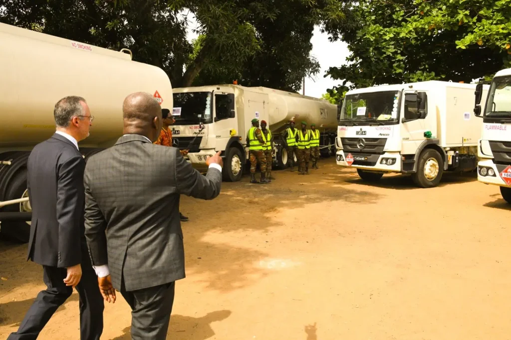 American Contribution: Four Tanker Trucks Donated to Benin 1 Don Etats Unis au Benin 2 1 American Contribution: Four Tanker Trucks Donated to Benin