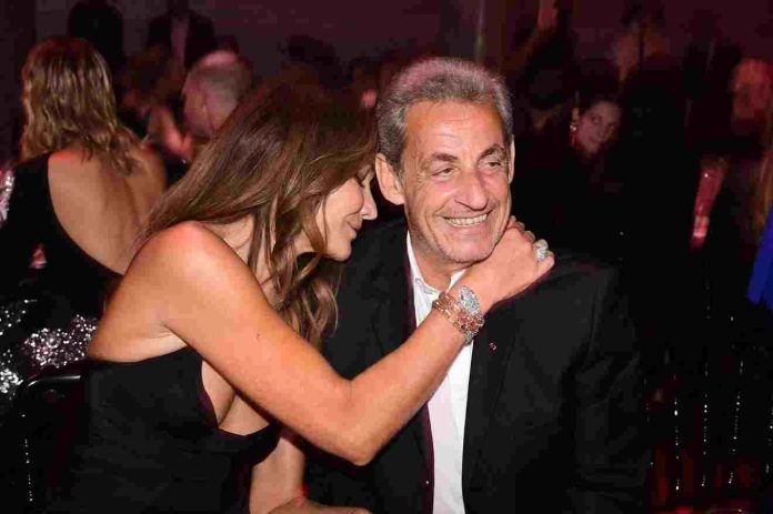 Carla-Bruni-fiere-de-Nicolas-Sarkozy-1 People - categorie