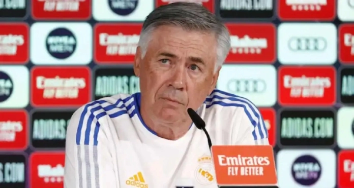 Carlo-Ancelotti_-entraineur-du-Real-Madrid_-en-conférence-de-presse-_ Carlo Ancelotti, entraineur du Real Madrid, en conférence de presse =