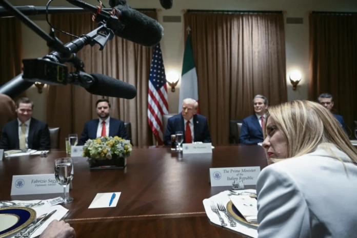 Donald Trump reçoit Giorgia Meloni à Washington Donald Trump reçoit Giorgia Meloni à Washington