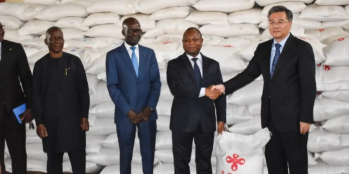 la Chine offre 2 400 tonnes de riz au Togo la Chine offre 2 400 tonnes de riz au Togo
