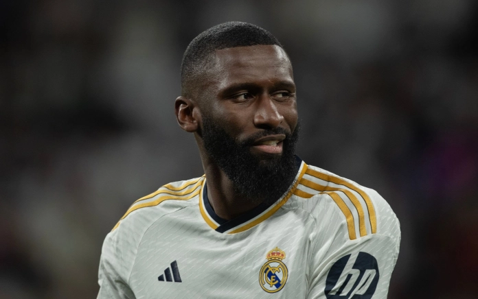 licensed-image Antonio Rudiger sous le maillot du Real Madrid@Photo par Helios de la Rubia/Real Madrid