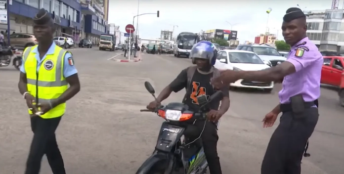 Côte d’Ivoire _ les engins à deux et trois roues désormais interdits sur le boulevard Houphouët-Boigny Côte d’Ivoire _ les engins à deux et trois roues désormais interdits sur le boulevard Houphouët-Boigny