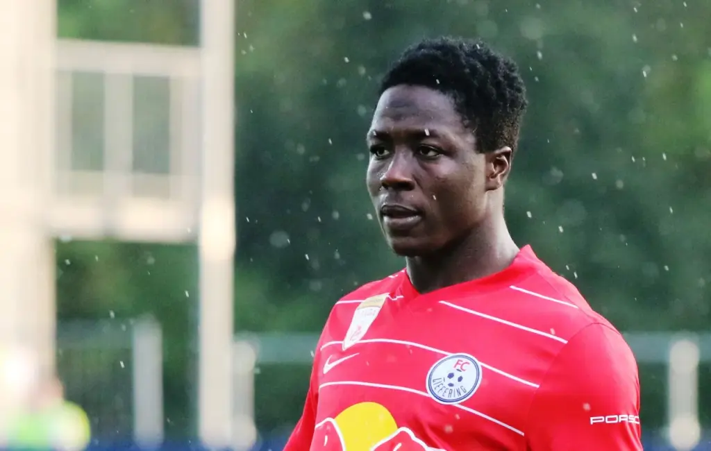 Oumar Diakité wearing the red jersey of FC Liefering, archival photo from 2022
