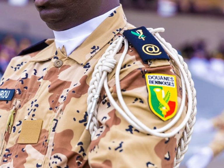 "L'argent ne fait pas le bonheur", une Ã©preuve insolite pour les candidats Ã  la Douane bÃ©ninoise