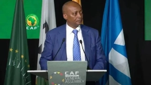 Patrice Motsepe, président de la CAF, lors d’une assemblée générale
