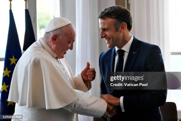 Le Pape François et le président français Emmanuel