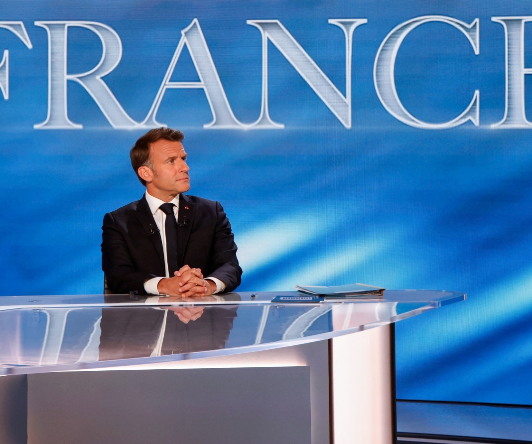 Emmanuel Macron projette 