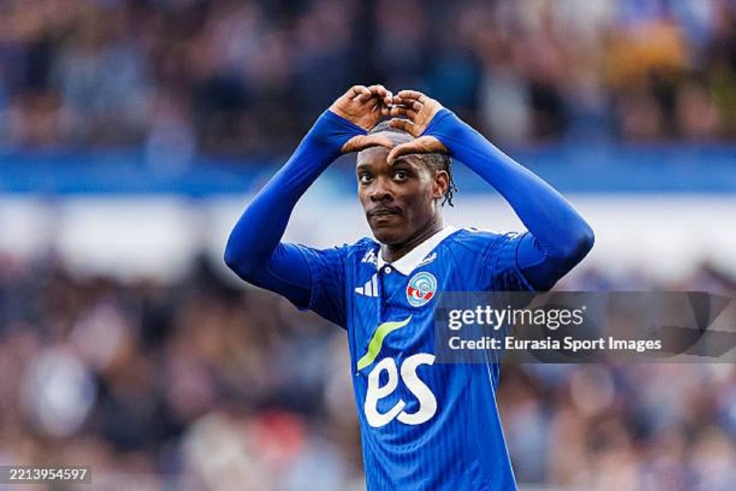 L'attaquant du RC Strasbourg, Emmanuel Emegha