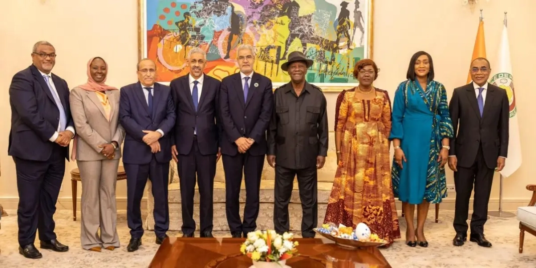 Sidi Ould Tah chez Alassane Ouattara à Abidjan