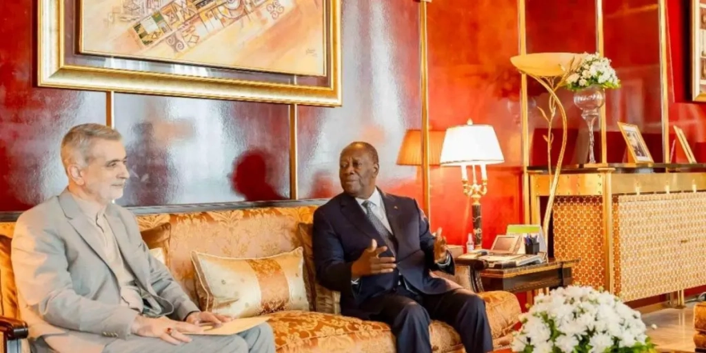 Amir Hossein Nik Bin et Alassane Ouattara