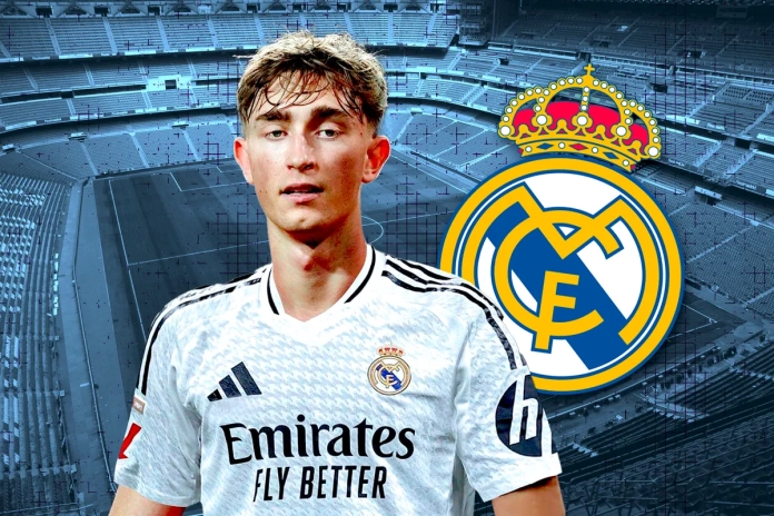 Le défenseur central du Real Madrid, Dean Huijsen