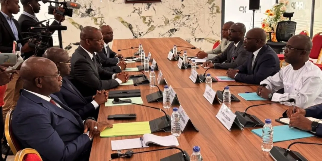 RHDP et CAP-CI lancent le dialogue politique avec une première réunion à Abidjan