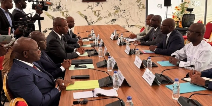 RHDP et CAP-CI lancent le dialogue politique avec une première réunion à Abidjan