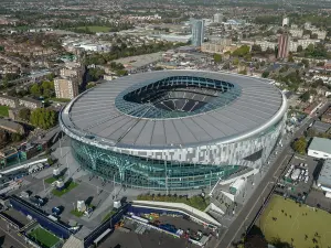 Vue aérienne du Tottenham Hotspur Stadium à Londres