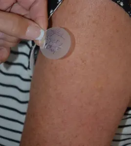 Patch transdermique appliqué sur la peau