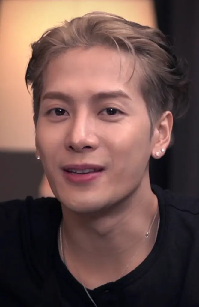 Jackson Wang lors d’une interview en 2025