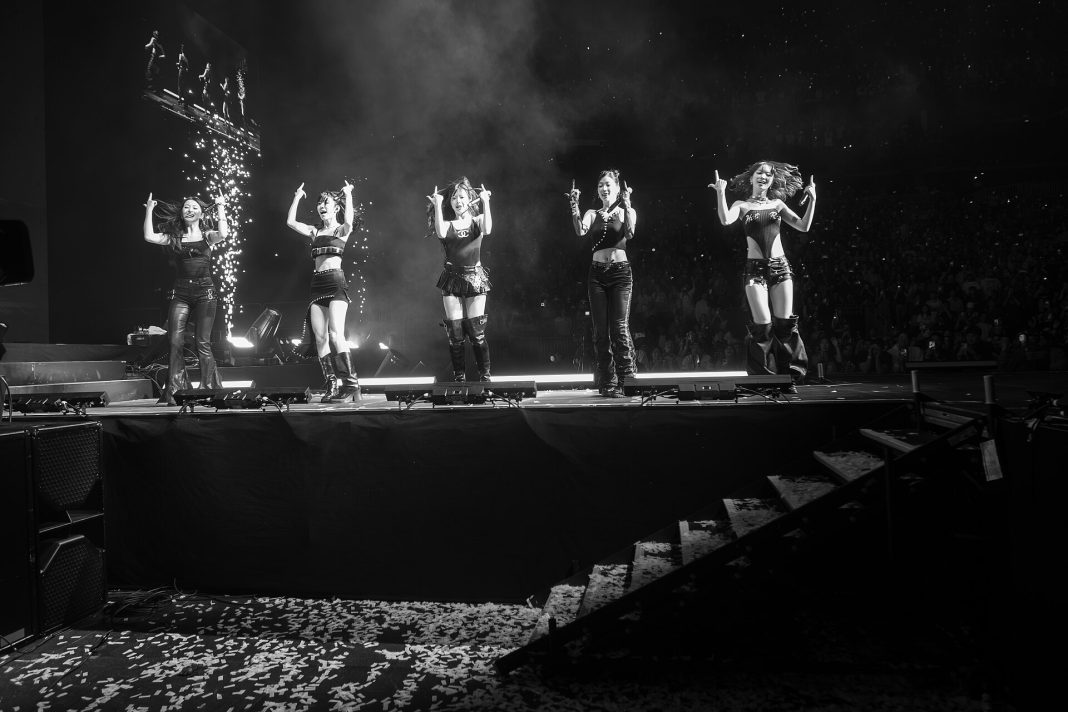 LE SSERAFIM, groupe de K-pop sud-coréen