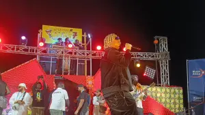 Naza sur scène au Festival Dary à N’Djamena