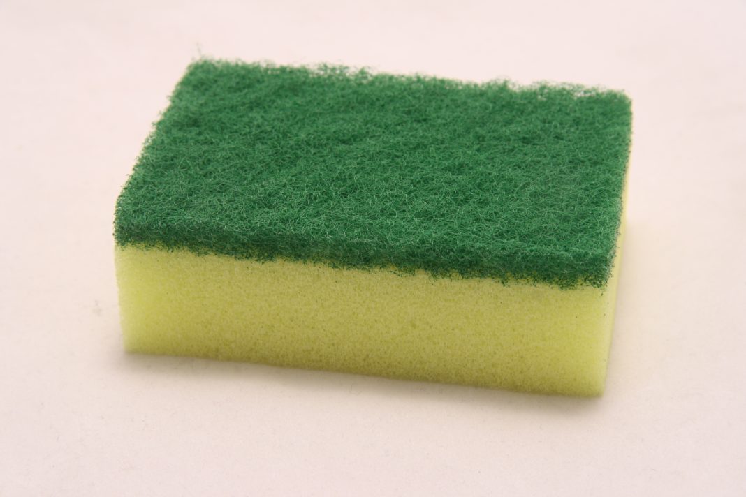 Éponge de cuisine jaune et verte