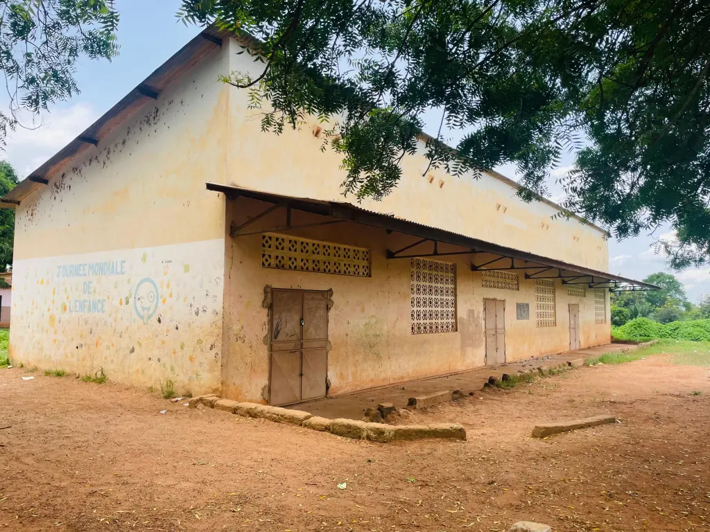 Bâtiment scolaire de trois classes à Gbétitapéa, dans le Haut-Sassandra