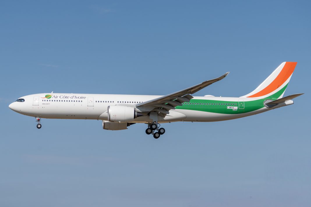 Airbus A330-900neo d’Air Côte d’Ivoire en vol — photo d’illustration