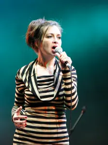 Catherine Ringer sur scène aux Eurockéennes de Belfort en 2007