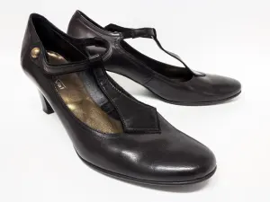 Paire d’escarpins noirs à bride en T