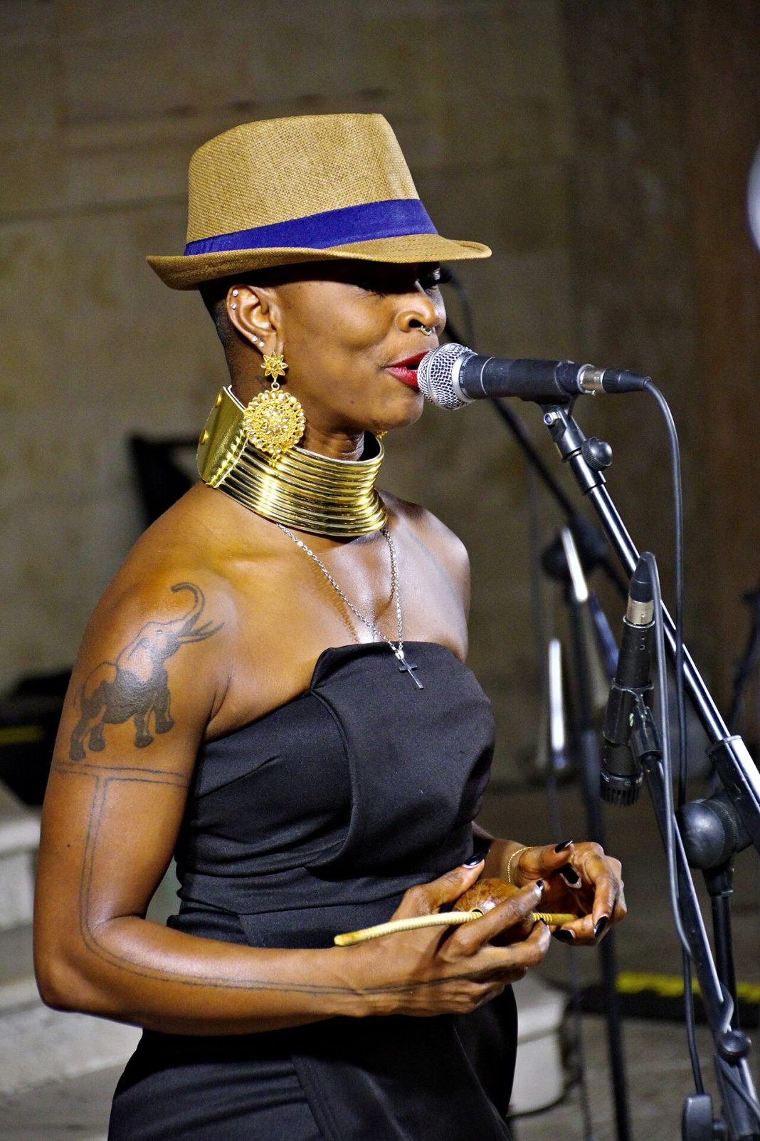 Dobet Gnahoré en concert