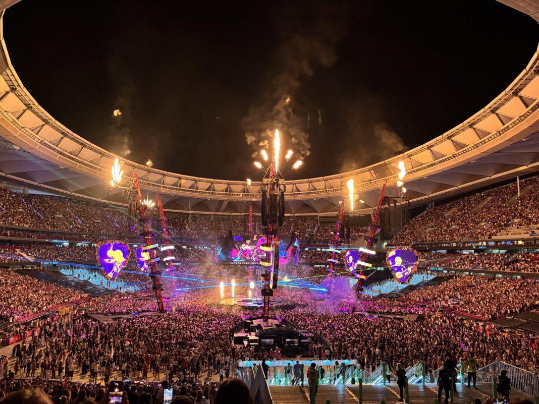 Ed Sheeran sur scène lors de sa tournée à Madrid en 2025