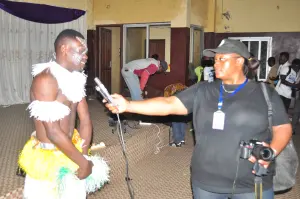 Journaliste reporter en activité, image d’illustration pour l’Abidjan Media Forum 2026