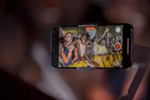 Himra sur scène au FEMUA 17 à Abidjan