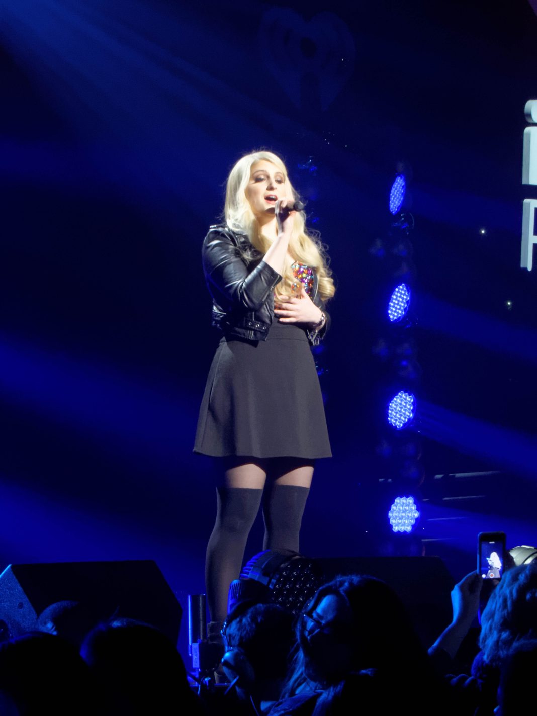 Meghan Trainor sur scène au Q102 Philly Jingle Ball en 2014