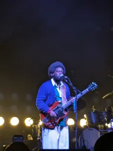 Michael Kiwanuka en concert en 2024