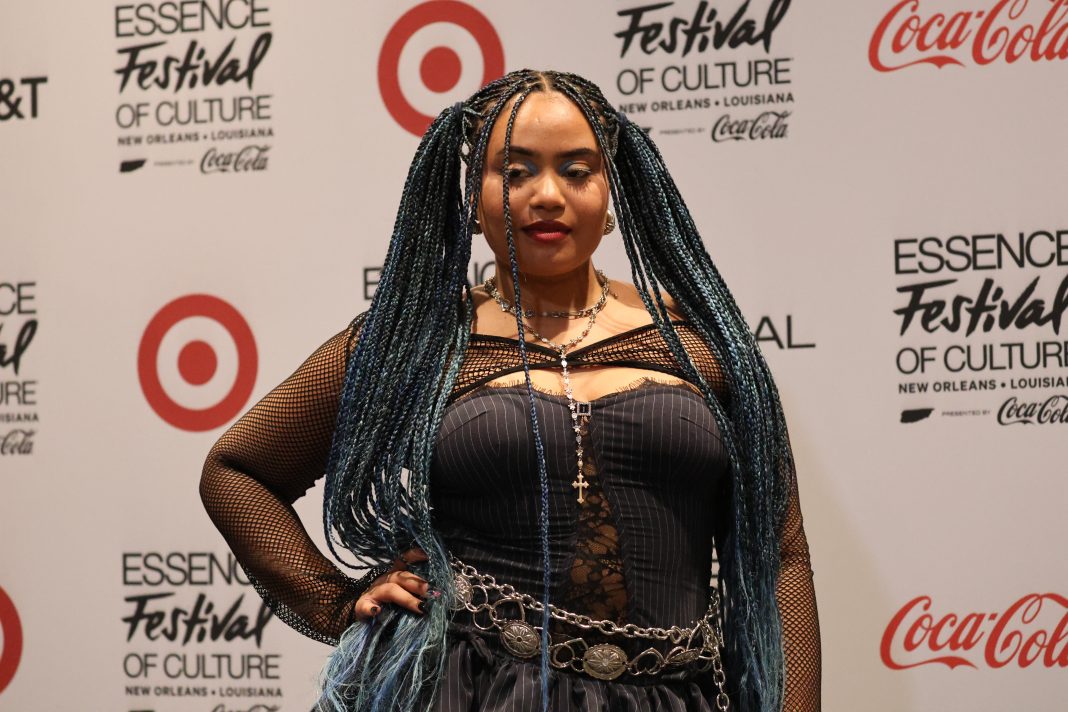 La chanteuse ghanéenne Moliy en coulisses de l’Essence Festival 2025