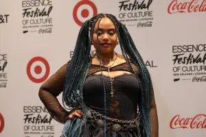 La chanteuse ghanéenne Moliy en coulisses de l’Essence Festival 2025