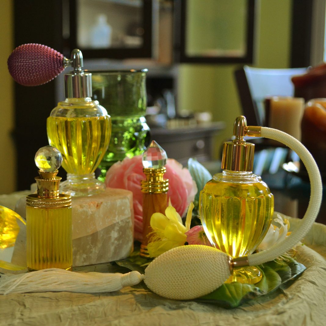 Collection de flacons de parfum en verre