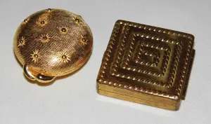 Compact de parfum solide ouvert