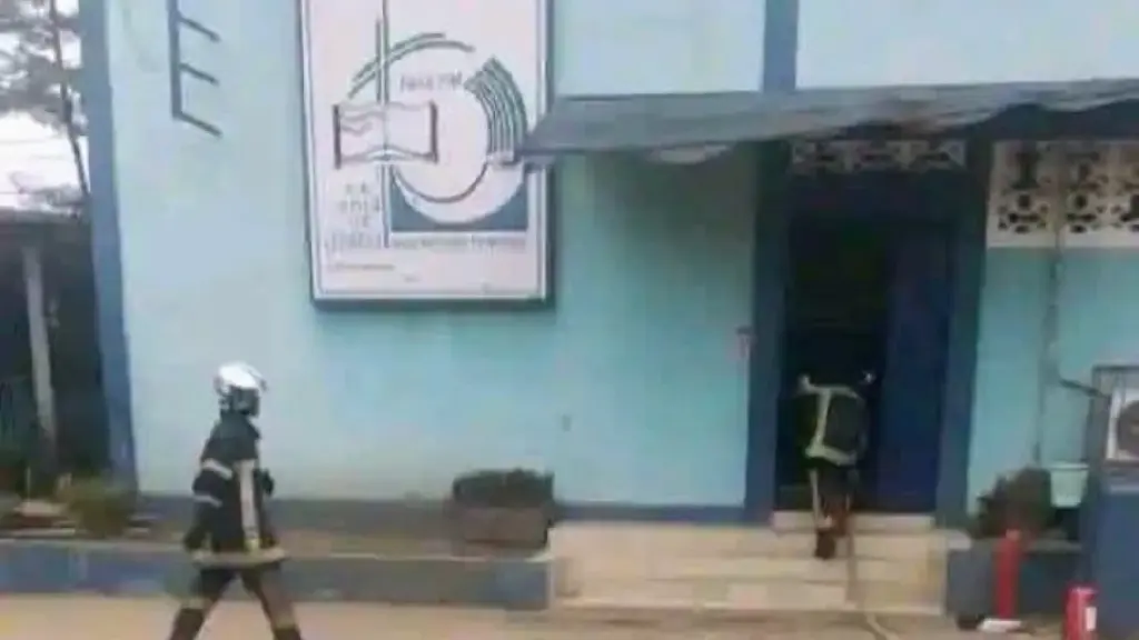Radio Nationale Catholique de Côte d’Ivoire après l’incendie de sa régie