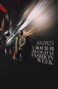 Photographe sur le site de la Shanghai Fashion Week — image d’illustration