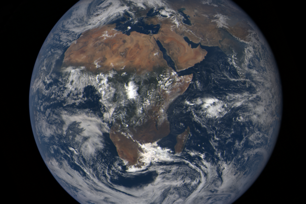 La Terre et l’Afrique vues depuis l’espace par le satellite DSCOVR