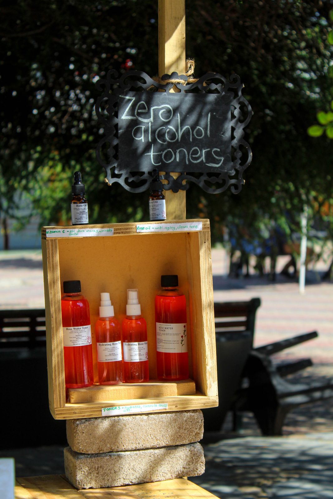 Produits de soin pour le visage, illustration de la tendance toner