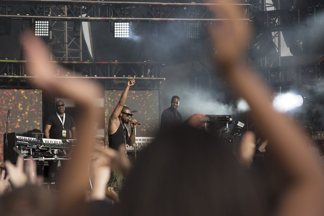 Usher en concert lors de Global Citizen Earth Day 2015