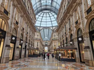 Intérieur de la Galleria Vittorio Emanuele II à Milan