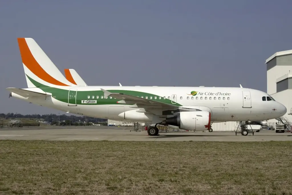Airbus A319 d’Air Côte d’Ivoire stationné sur un tarmac
