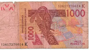 Un billet de 1 000 francs CFA illustrant les finances publiques ivoiriennes