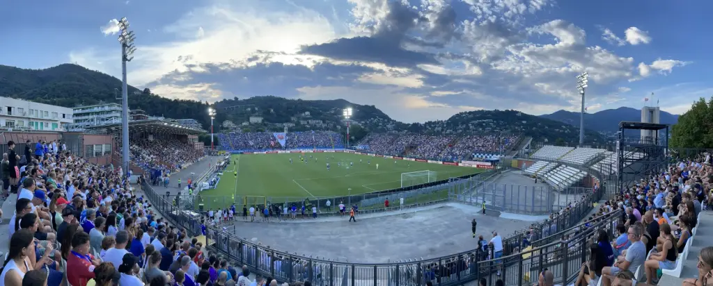 Le stade Giuseppe Sinigaglia de Como pendant un match