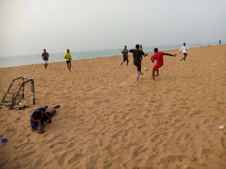 Match de beach soccer, image d’illustration
