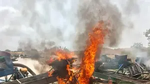Des dragues d’orpaillage illégal en feu sur le fleuve Bagoué