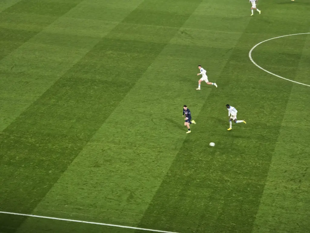 Khvicha Kvaratskhelia en action avec le Paris Saint-Germain en février 2026